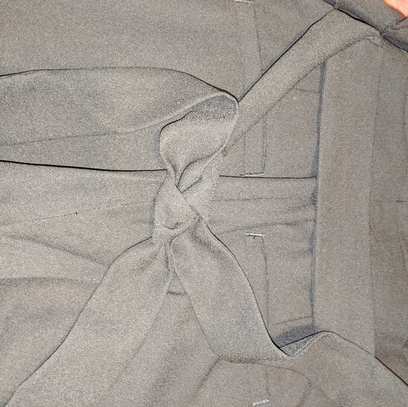 Banana Republic Cropped V-Neck Jumpsuit - Picture 3 of 3